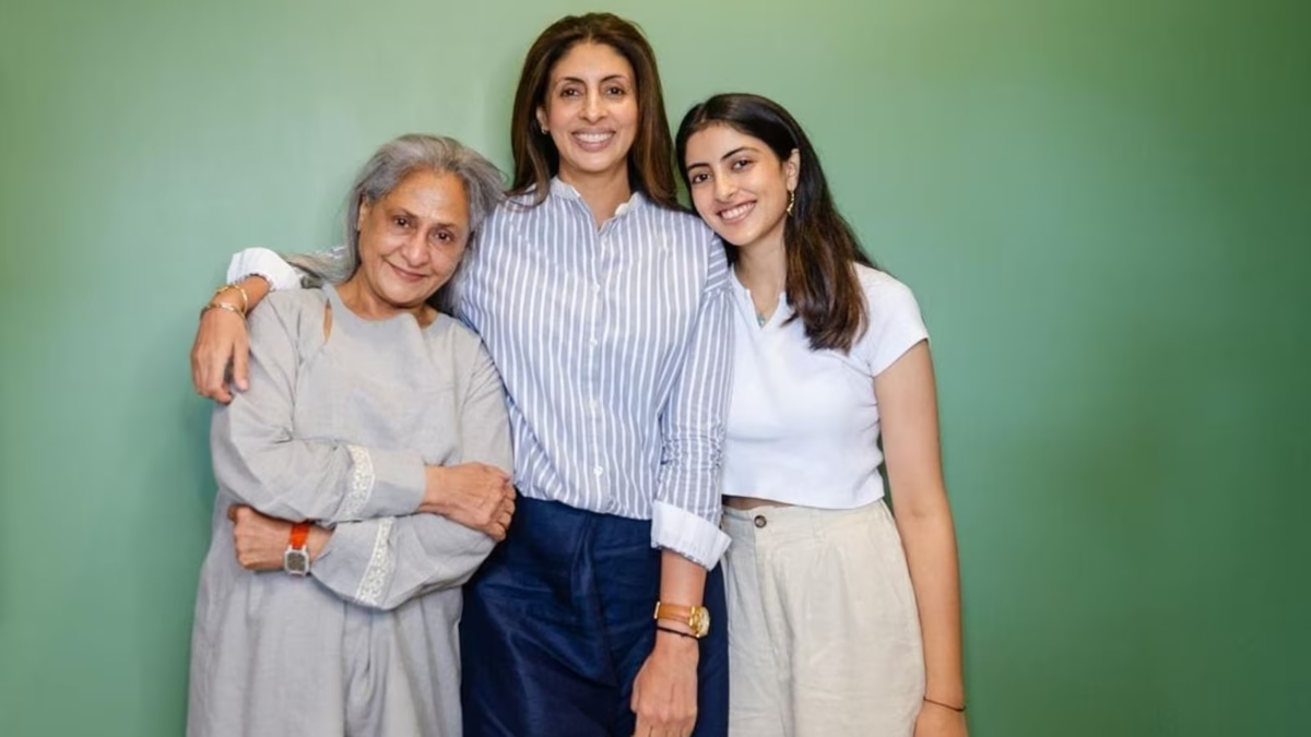 why-jaya-bachchan-stays-away-from-social-media-rocky-aur-rani-kii-prem-kahaani-actress-reveals